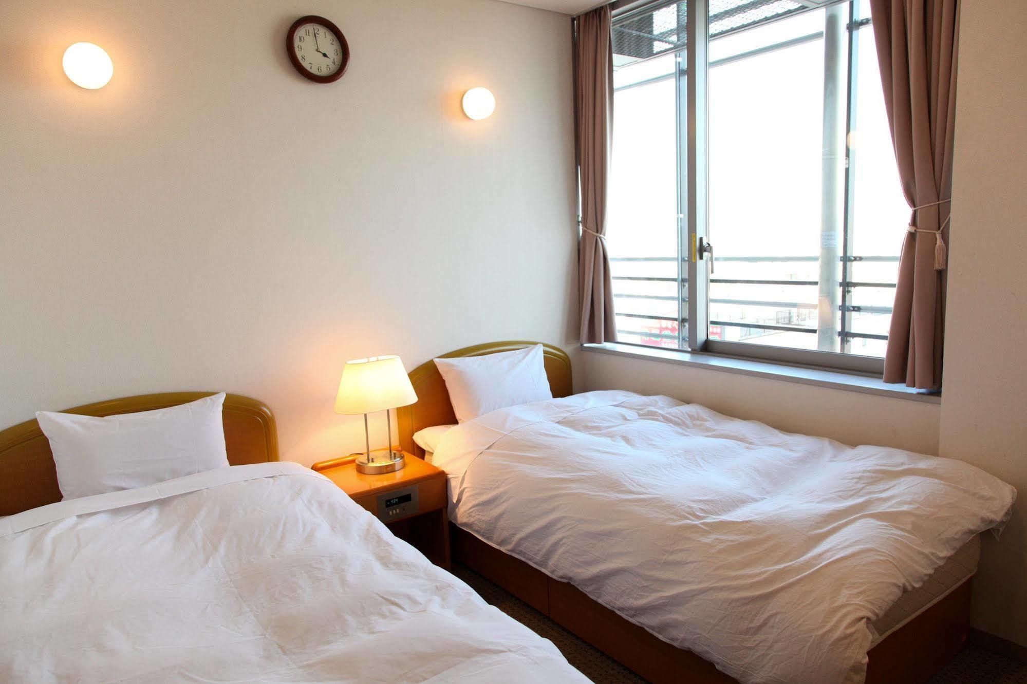 Shin-Osaka Youth Hostel Bagian luar foto