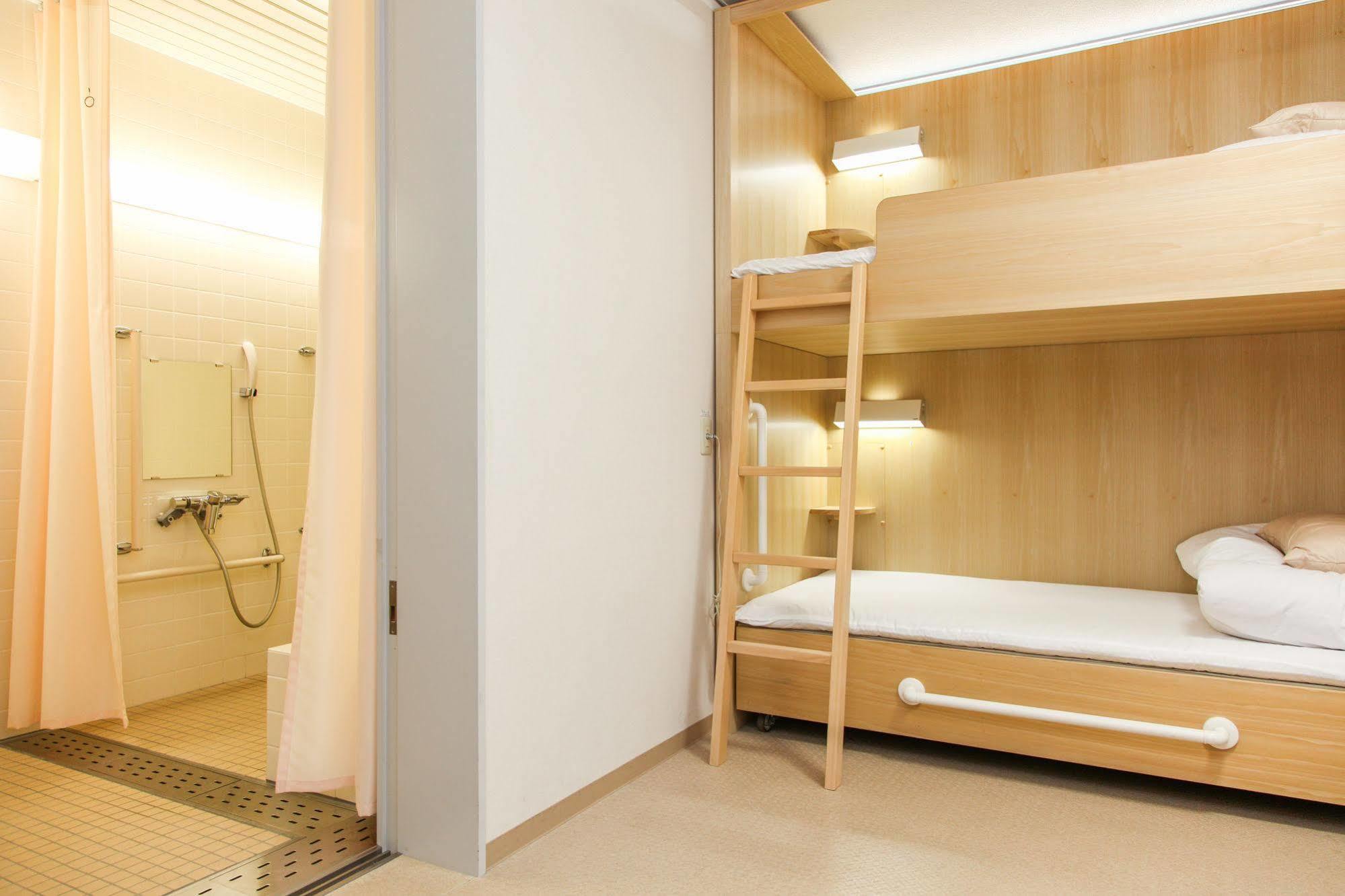 Shin-Osaka Youth Hostel Bagian luar foto