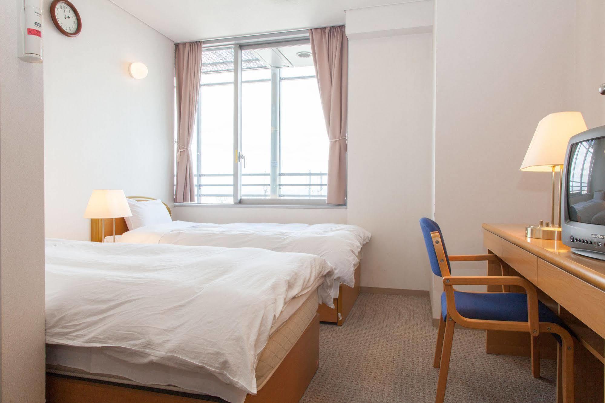 Shin-Osaka Youth Hostel Bagian luar foto